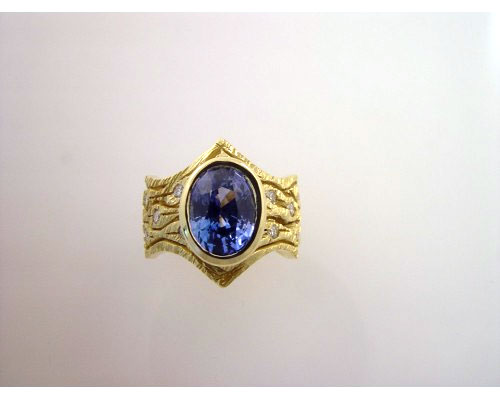 Sapphire ring with ideal cut diamonds
