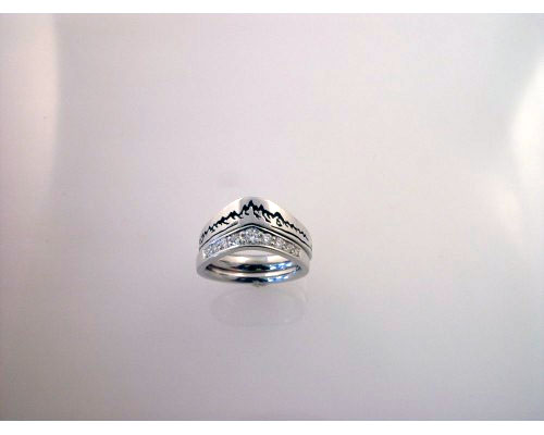 Chevron teton ring with 14kt white gold and diamonds