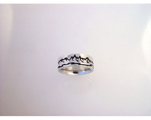 Teton ring in 14kt white gold with diamond moon