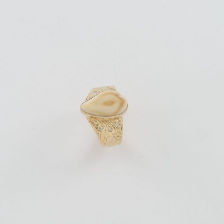 Elk Ivory ring with Diamonds