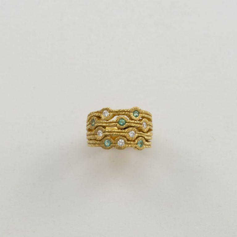 Tourmaline and Diamond Ring in 18kt yellow gold