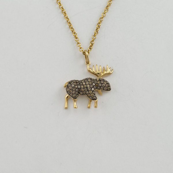 Large moose pendant in gold with diamonds
