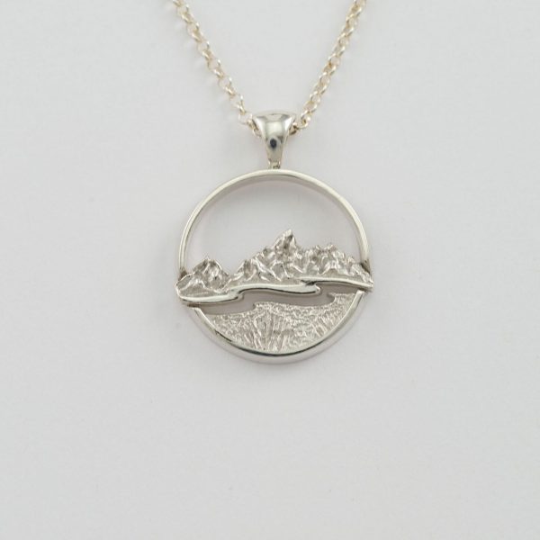 Sterling teton pendant with chain included in the price