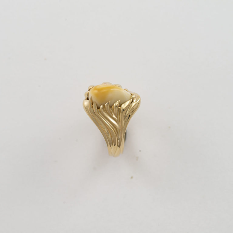 Men's elk ivory ring with antler detail in yellow gold
