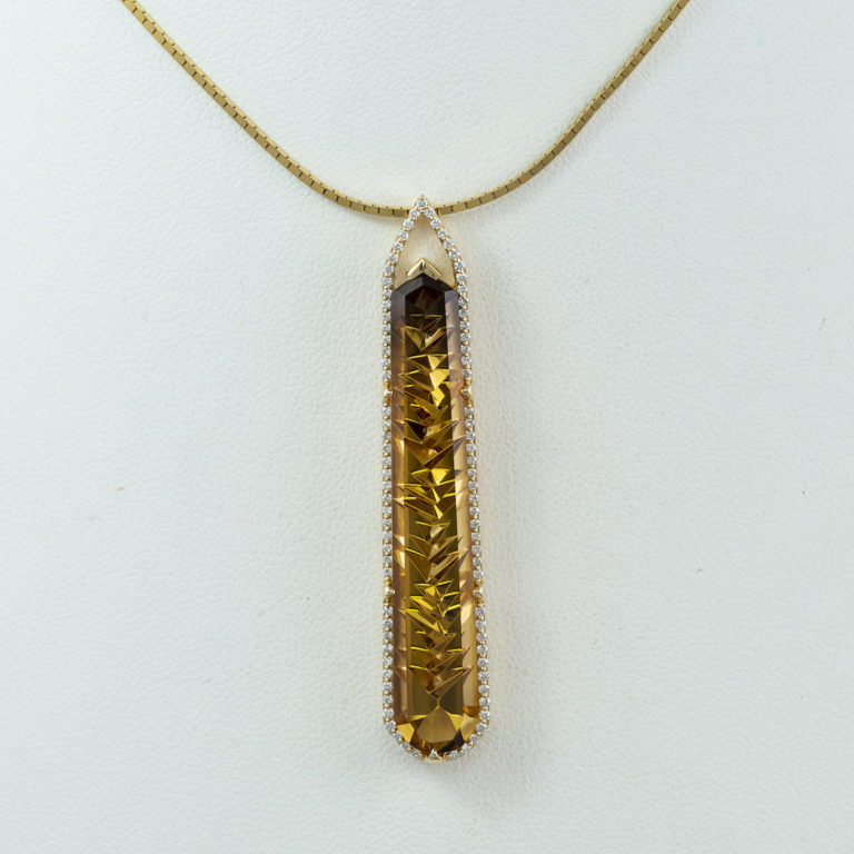 Citrine pendant with diamonds and 18kt yellow gold