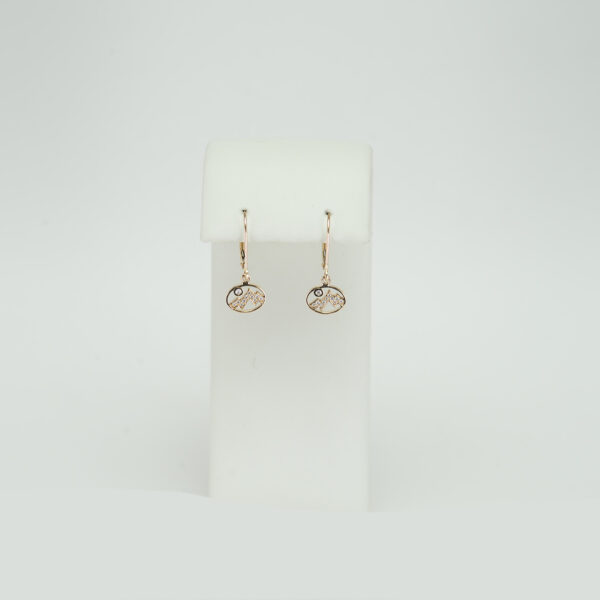 These diamond Teton earrings have been cast in 14kt yellow gold. The diamonds are round brilliant cut and the earrings were finished with leverbacks. We also offer a pendant to match.